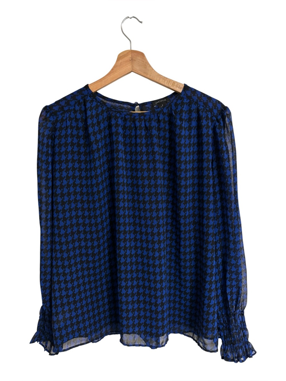 Ann Taylor blue black houndstooth pattern sheer ruffle shirred sleeve cuff M